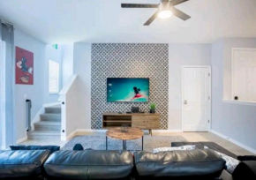 Gated Community, Amazing 4-3 Vacation Home With Private Pool Near Disney!!!